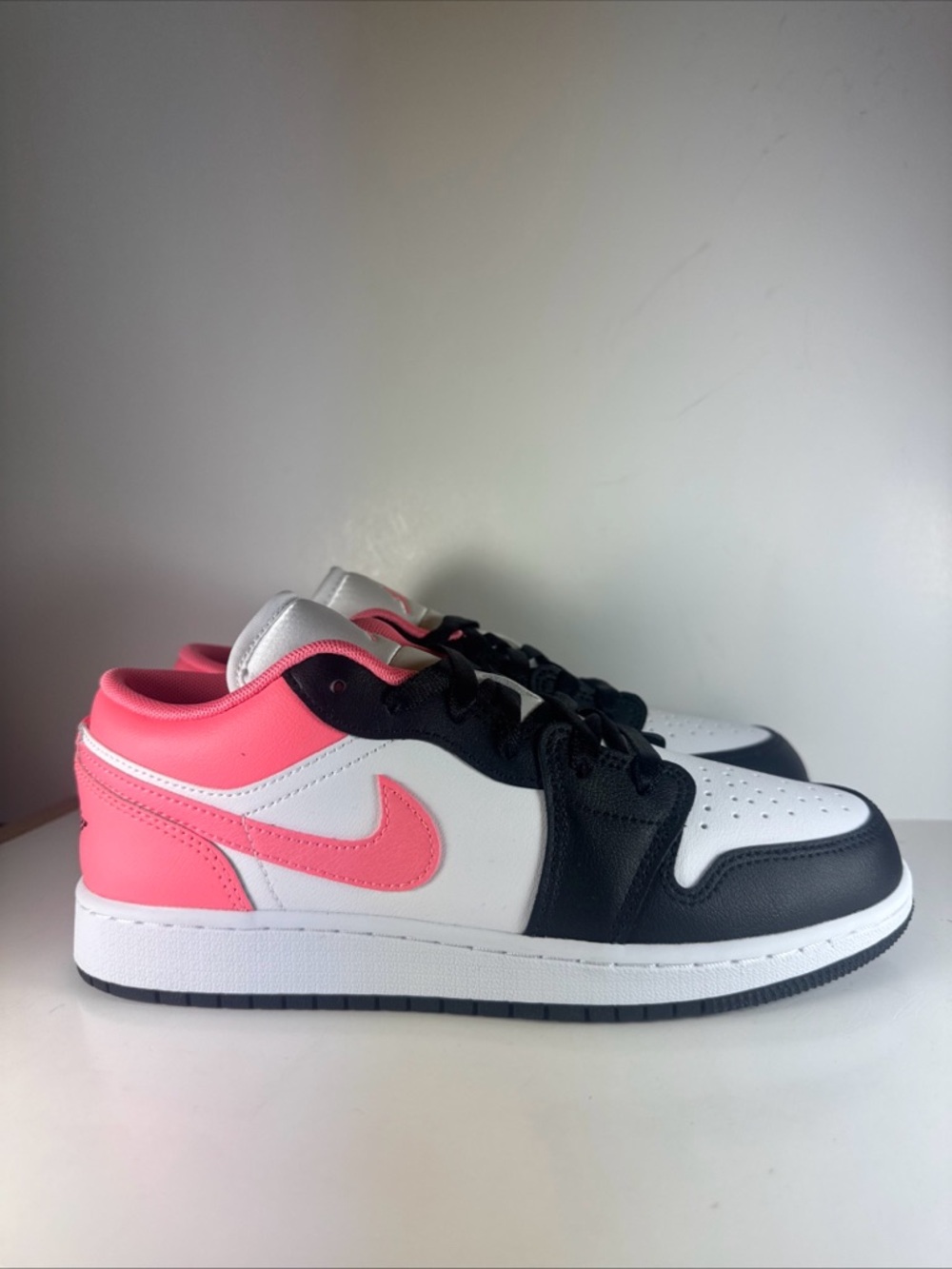 Nike Air Jordan 1 Low Black Pink Gaze White Sneakers Size 6Y / Women’s Size 7.5